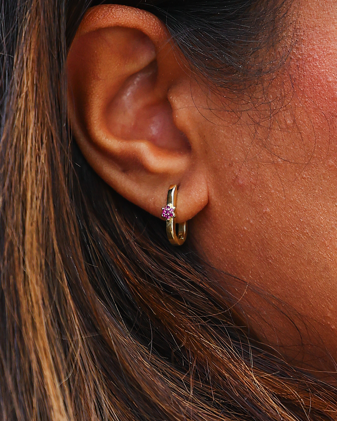 Boucles d'oreilles Pushpam - Fleur rubis